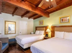 Emerald Bay Lodge