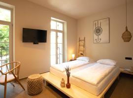 VILLA BASAMAK Hotels Find