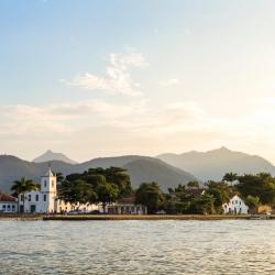 Paraty Hotels Find