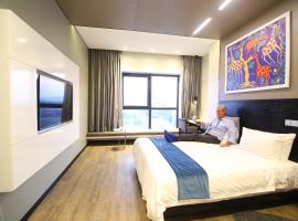 Room50Two Hotels Find
