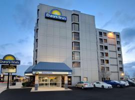 Days Inn by Wyndham Niagara Falls Near The Falls Hotels Find