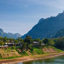 Pakbeng Hotels Find