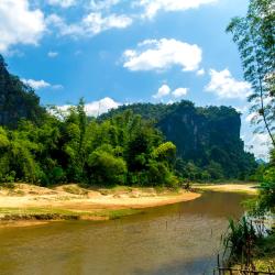 Thakhek Hotels Find