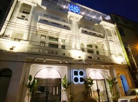 HOOD Hostel Hotels Find