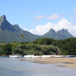 Le Morne Hotels Find