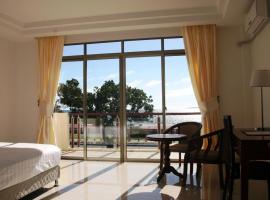 Emerald Hotel & Restaurant Hotels Find