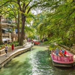 River Walk, San Antonio Hotels Find
