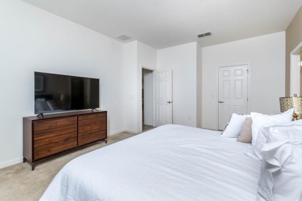 Your Family Will Love The 1st Class Amenities At Your Private Villa On Solterra Resort Orlando Villas 2761 - thumb 4
