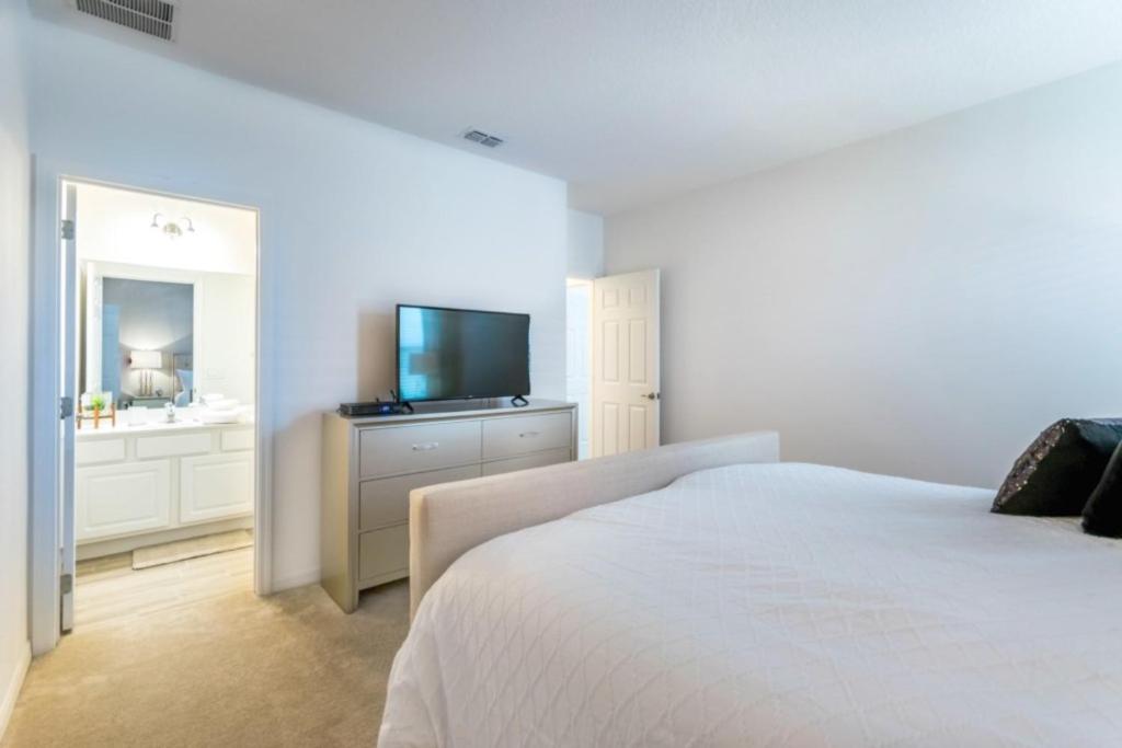 Your Family Will Love The 1st Class Amenities At Your Private Villa On Solterra Resort Orlando Villas 2761 - thumb 5