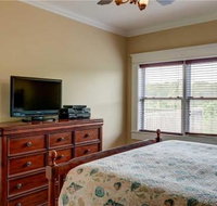 Purple Parrot Home - Hotels Find