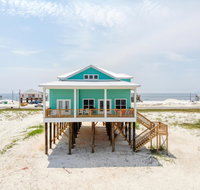 Salty Seahorse -2822 Bienville - Hotels Find