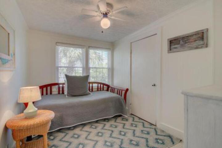 103 Carolina Boulevard - thumb 4