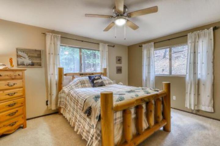 Yogis Cabin - thumb 1
