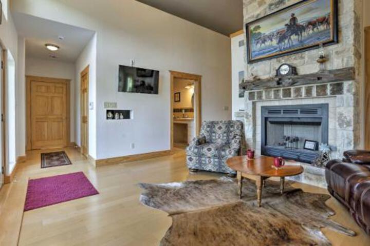 Rustic Johnson City Home W / Hot Tub 2 Miles To Town - thumb 3