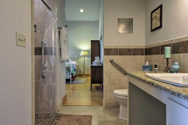 Rustic Johnson City Home W / Hot Tub 2 Miles To Town - thumb 6
