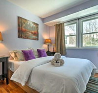 Modern Corner Lot Home Mins To Pocono Attractions - Hotels Find