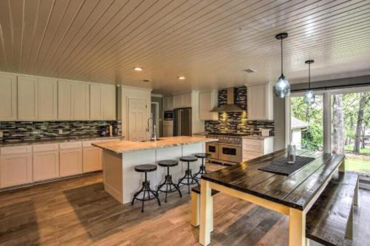 Star Harbor Lake House W / Dock Deck & 2 Boat Lifts - thumb 1