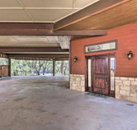 Guadalupe River Haus Perfect for Retreats / Events - Hotels Find