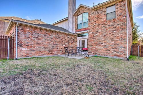 Upscale Pet Friendly Haven 2.5 Mi To Frisco! - thumb 4