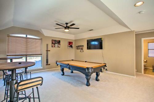 Upscale Pet Friendly Haven 2.5 Mi To Frisco! - thumb 2