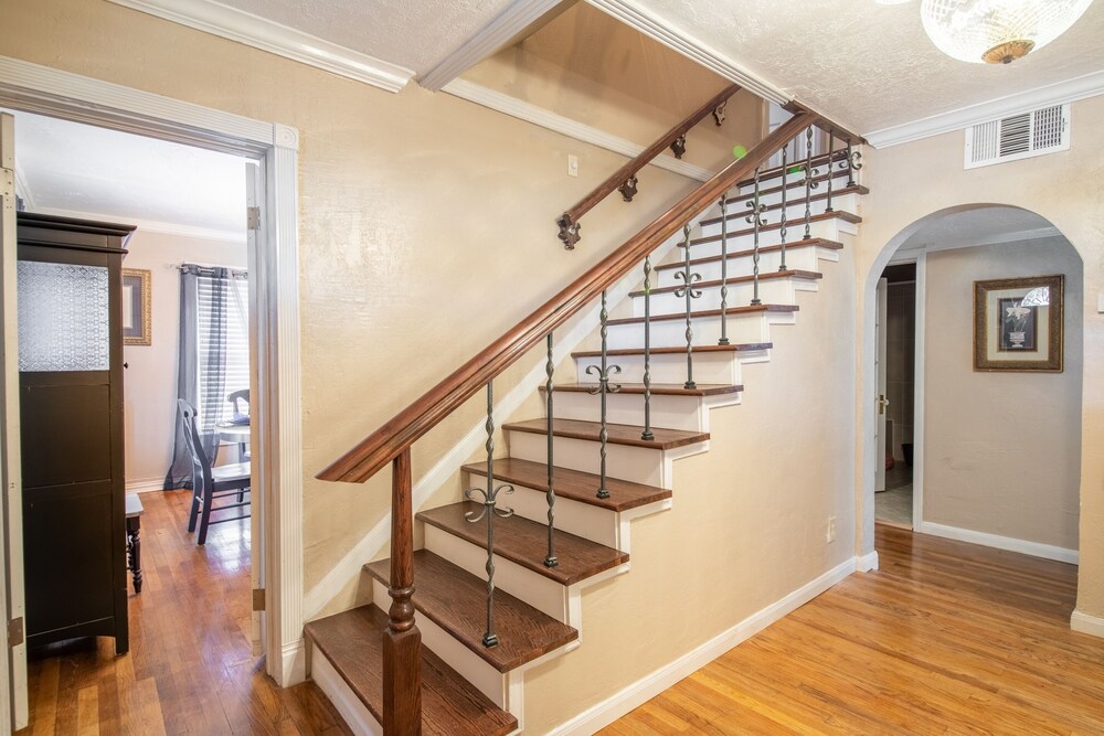 The Old Downtown Historic Grand Prairie House 4 Bedroom Home - thumb 6