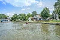 Sunset Point 4 Bedroom Lake House