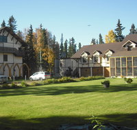 7 Gables Inn  Suites - Hotels Find