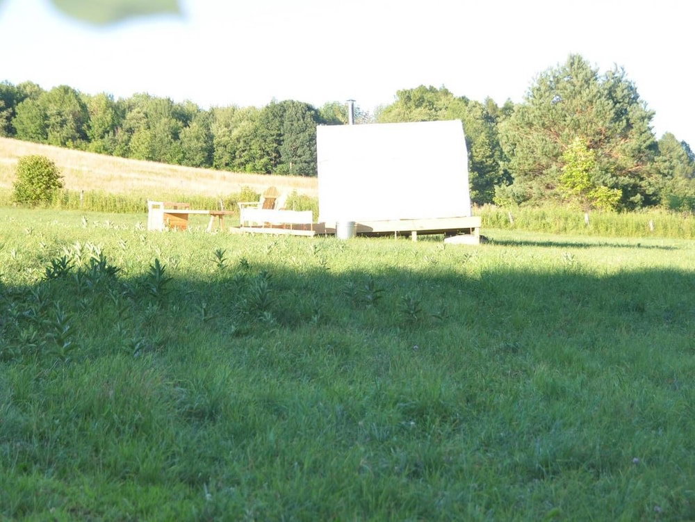 Tentrr Escaping Cow Farm - thumb 4