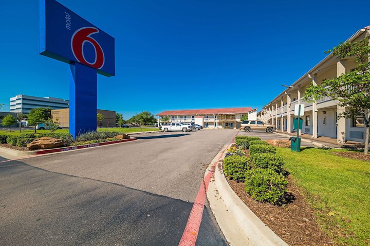 Motel 6 Dallas, TX - Farmers Branch - thumb 2