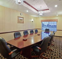 La Quinta Inn  Suites by Wyndham Dodge City - Hotels Find