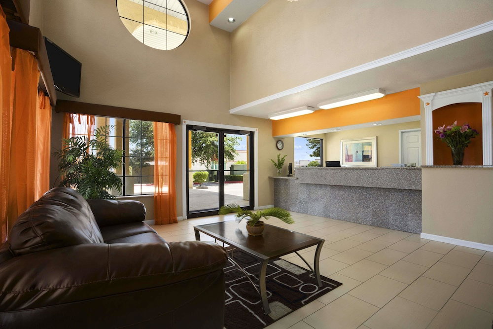 Super 8 By Wyndham Grand Prairie Southwest - thumb 3