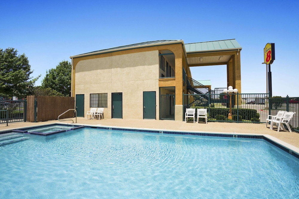 Super 8 By Wyndham Grand Prairie Southwest - thumb 2