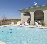 Super 8 by Wyndham Canton - Hotels Find
