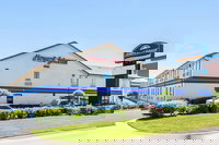 Howard Johnson by Wyndham Wichita Airport