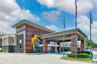 La Quinta Inn  Suites by Wyndham Dallas - Las Colinas