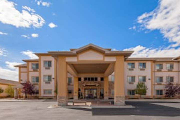 Best Western Plus Fossil Country Inn & Suites - thumb 0