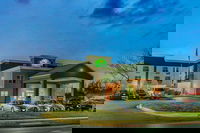 La Quinta Inn  Suites by Wyndham Lexington Park - Patuxent