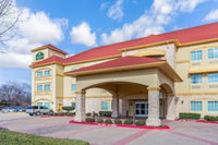 La Quinta Inn  Suites by Wyndham Ennis