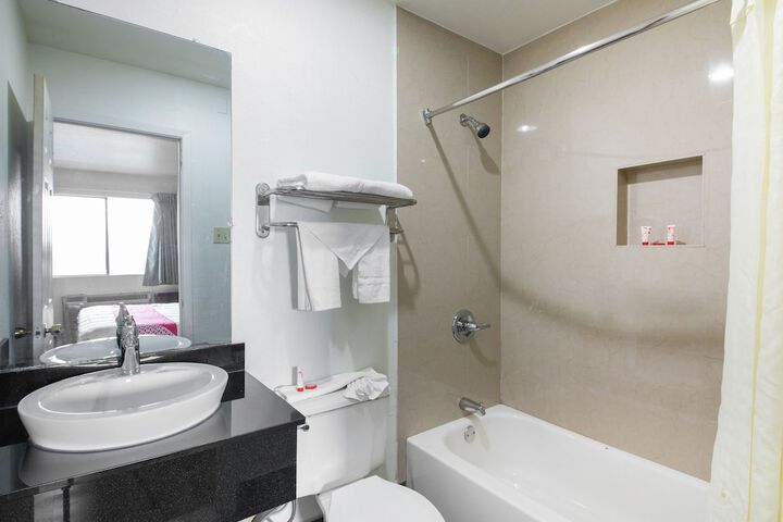 OYO Hotel Irving DFW Airport North - thumb 6