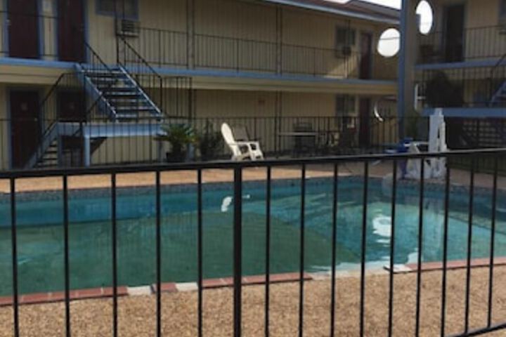 Hill Country Inn - thumb 5