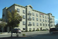 Parkwood Inn  Suites