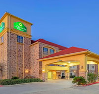 La Quinta Inn  Suites by Wyndham Floresville - Hotels Find