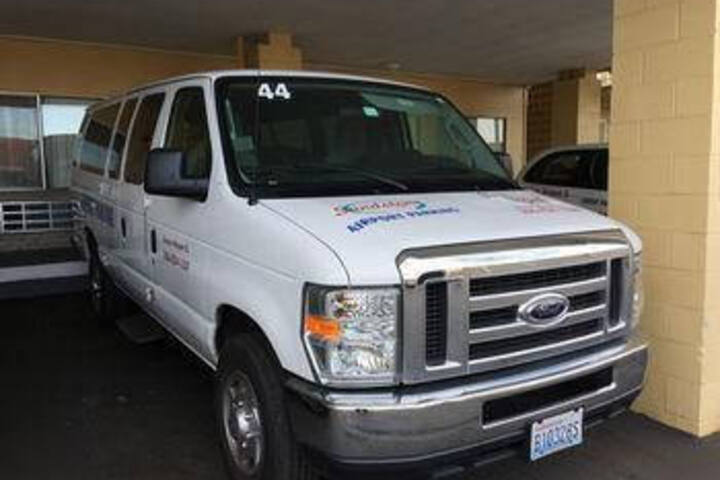 Sandstone Inn & Airport Parking - thumb 5