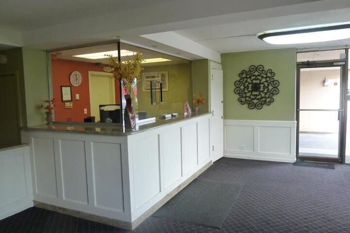 Lakeland Inn - thumb 2