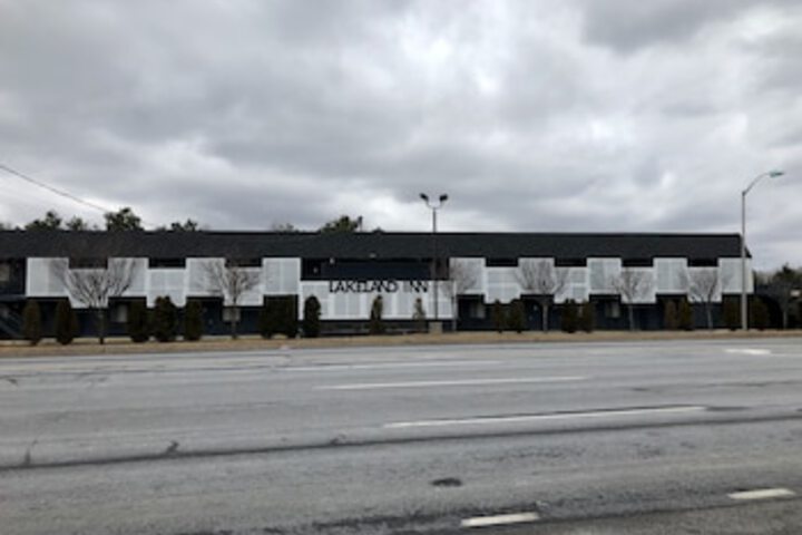 Lakeland Inn - thumb 0