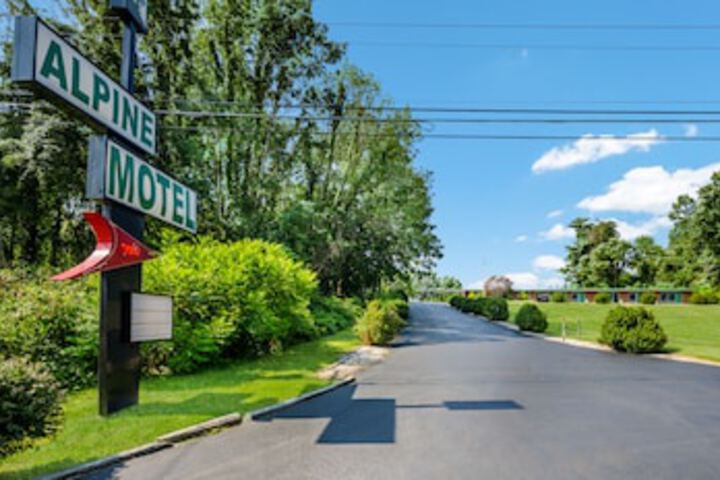 Alpine Motel - thumb 0