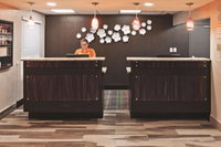 La Quinta Inn  Suites by Wyndham Denison - N. Lake Texoma