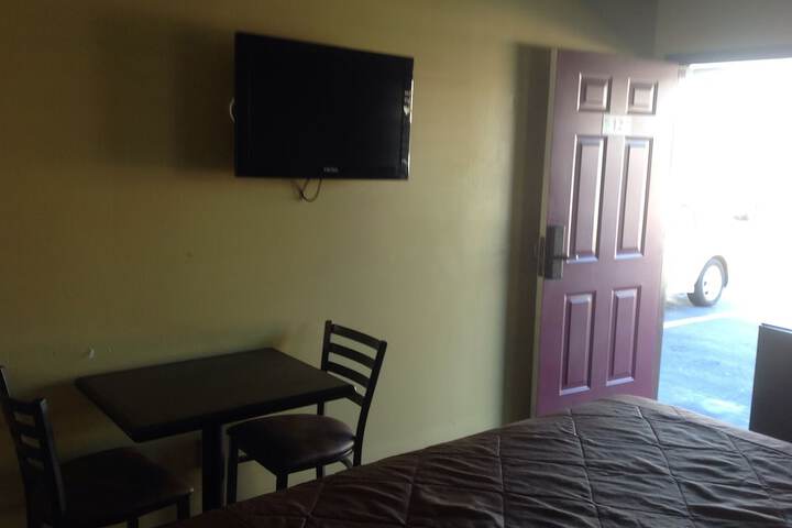 Palms Motel - thumb 3