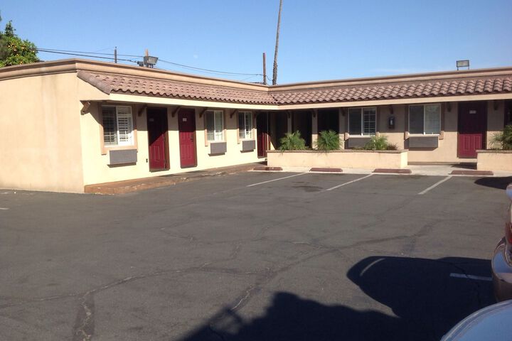 Palms Motel - thumb 2