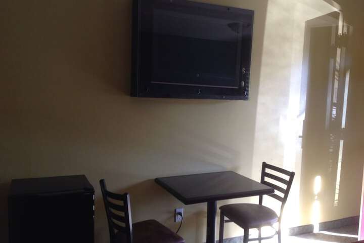 Palms Motel - thumb 5